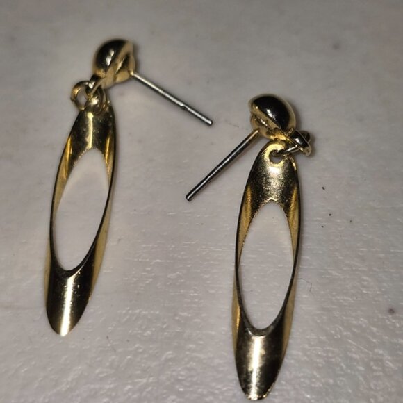 Vintage Gold Tone Dangle Earrings - Picture 2 of 3